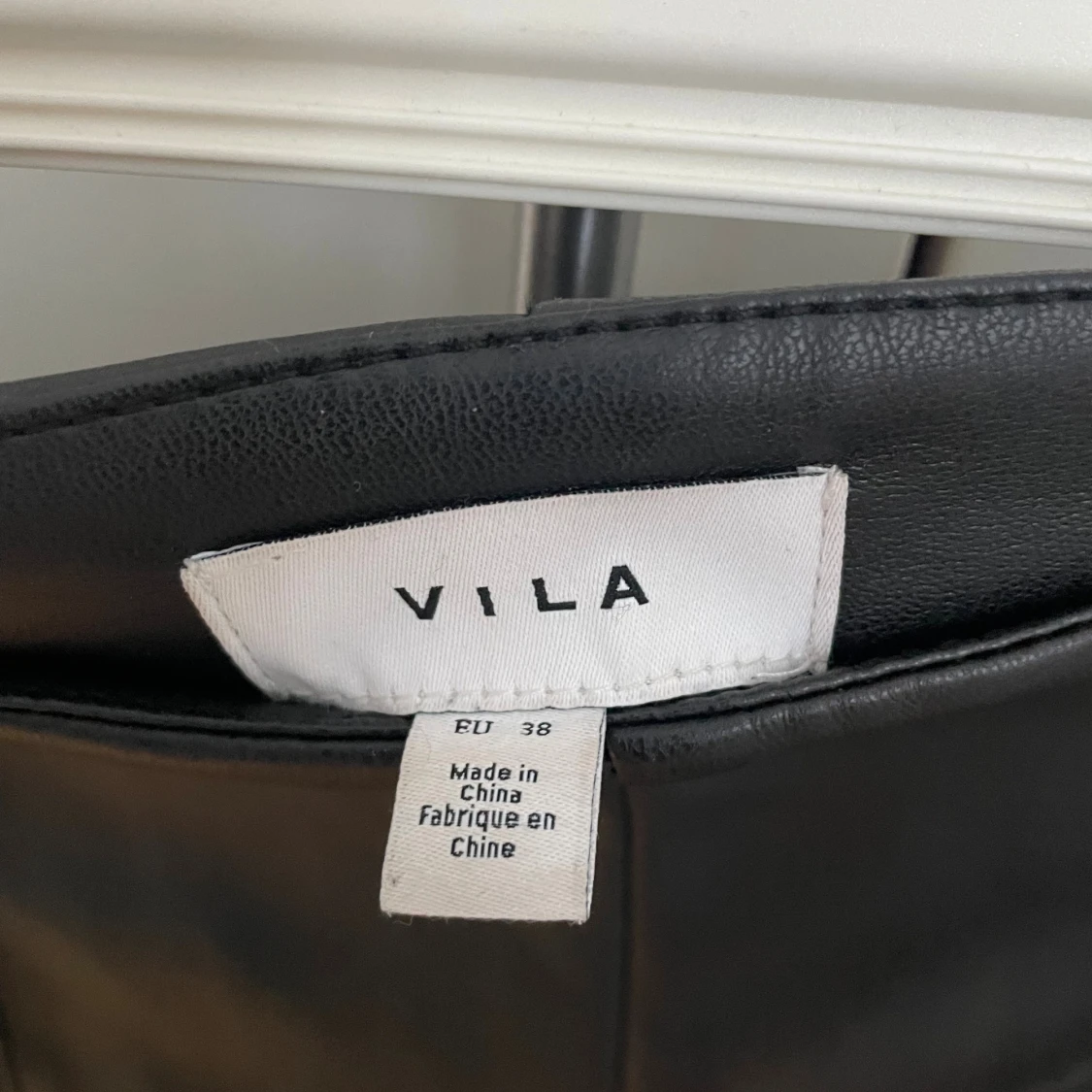 Svarta skinnbyxor bootcut - 2