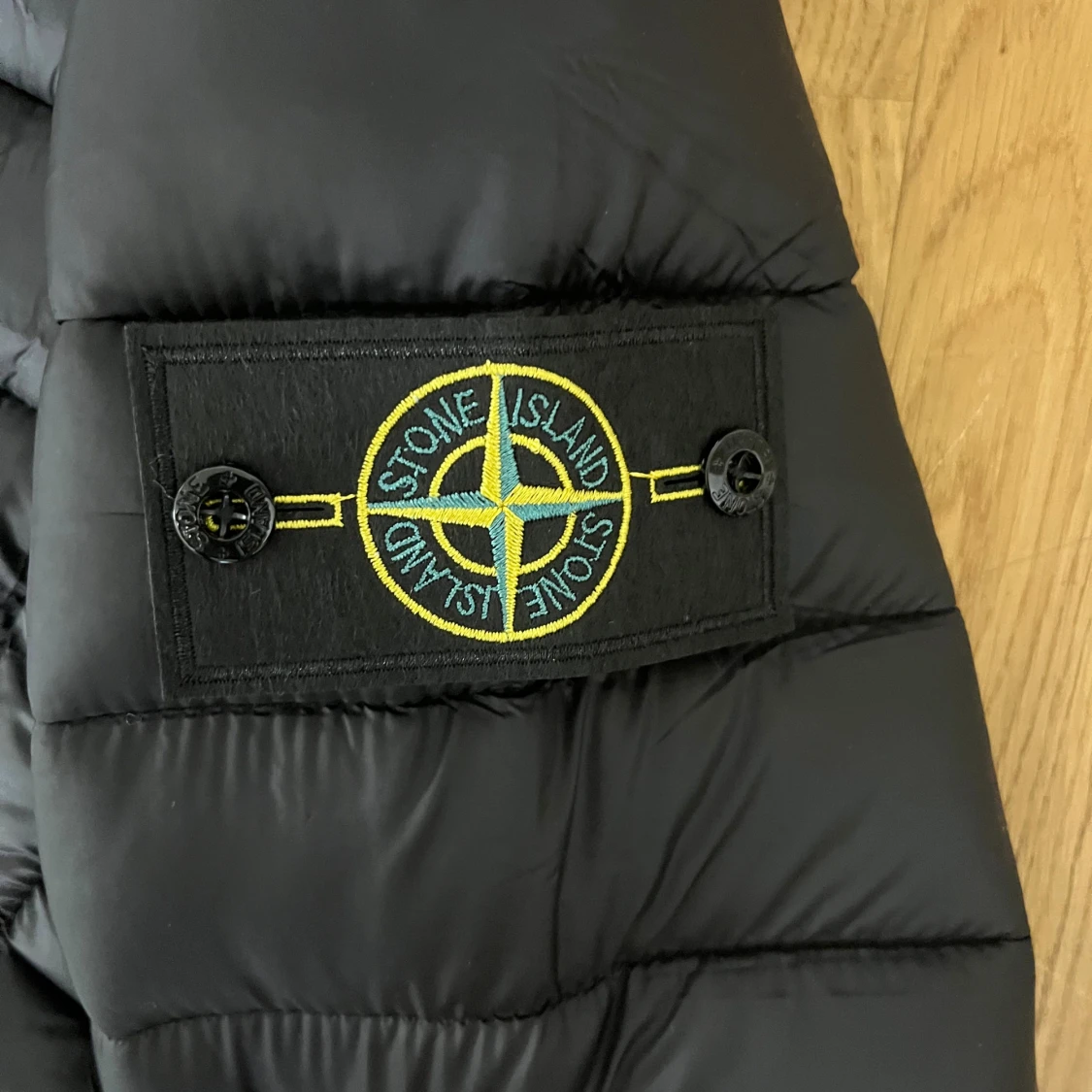 Svart dunjacka från Stone Island - 1