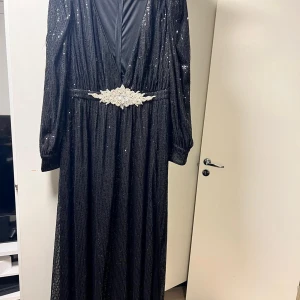 Lång klänning  - Lång klänning 