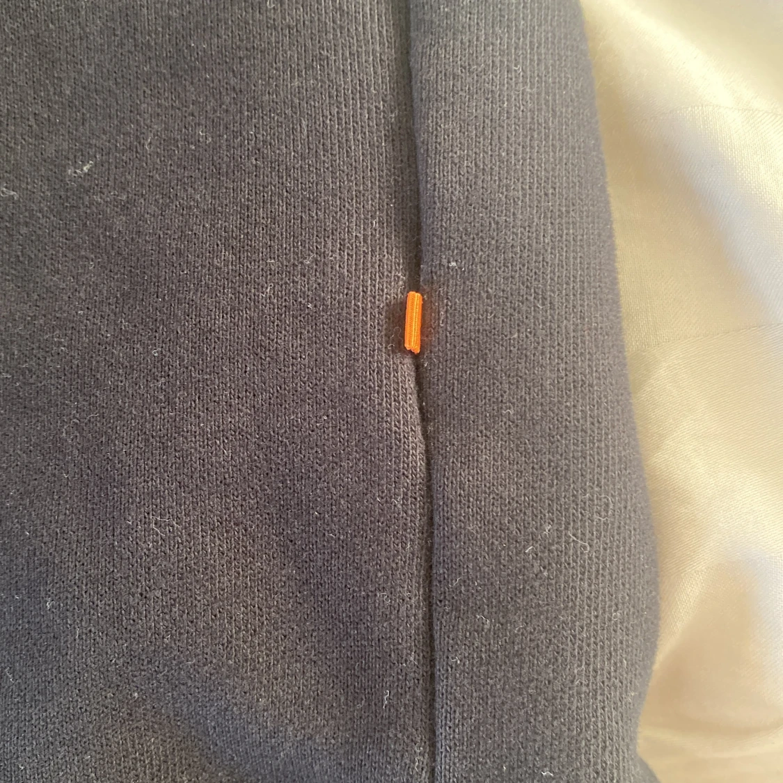 Svart hoodie från BOSS med tryck - 3