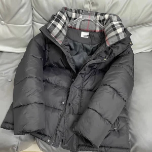 Burberry jacka  - Svart jacka 