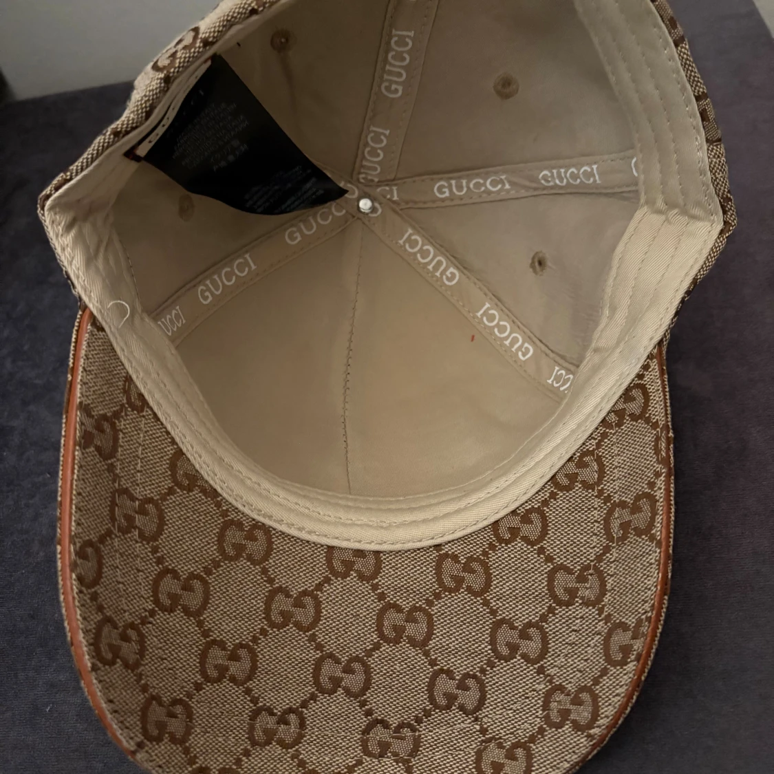 Gucci keps med GG-mönster och ränder - 2