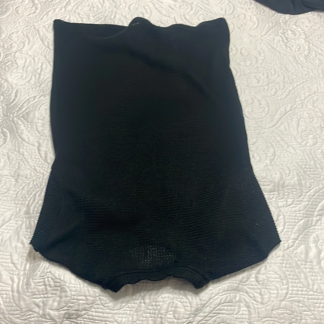 Svart stickad t-shirt med struktur - 2