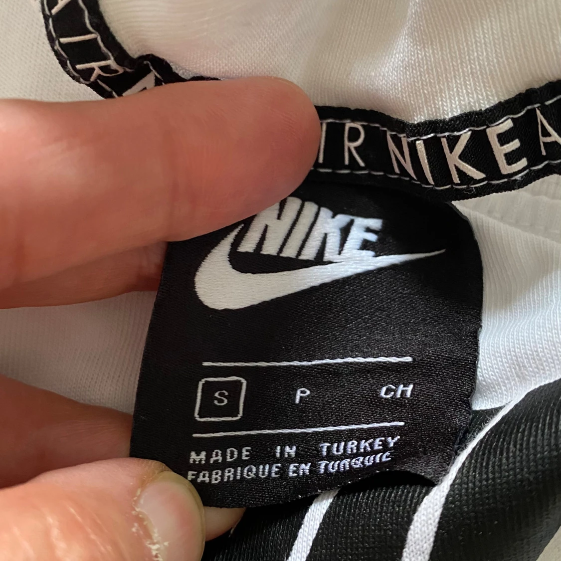 Vit croppad Nike Air t-shirt - 2