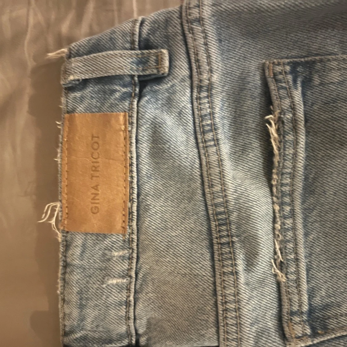 Blå jeans från Gina Tricot - 3