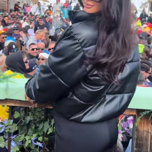 Svart pufferjacket - Slutsåld svart pufferjacket i skinnimmitation från Zara