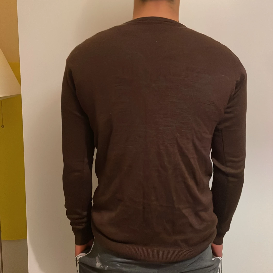 Brun v-ringad tröja från Fred Perry   - 3