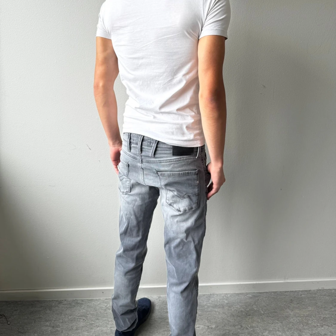 Grå jeansbyxor från Replay - 2