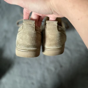 Christian Loubutin - Gamla loubs, skick 6/10 inget og