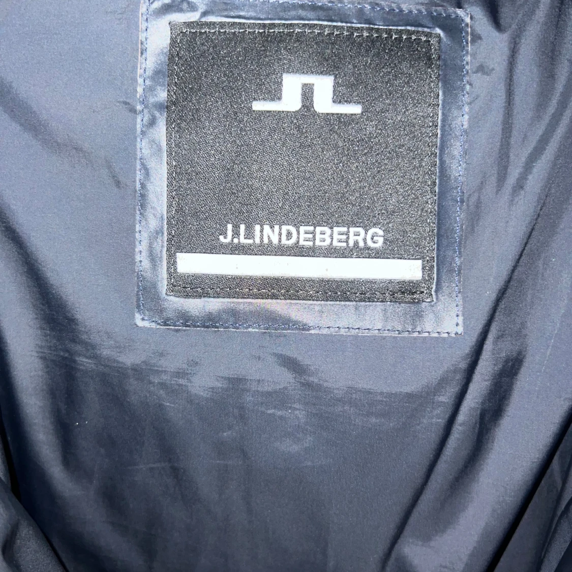 Mörkblå pufferjacka från J.Lindeberg - 3