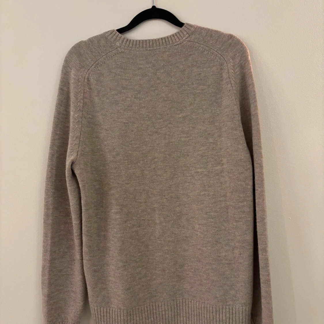 Beige stickad tröja från Morris - 1