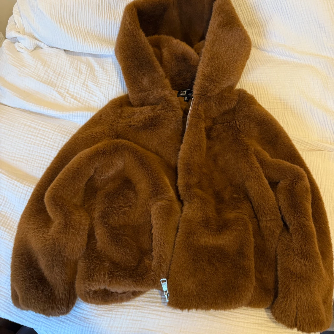 Brun teddyjacka med huva från Zara