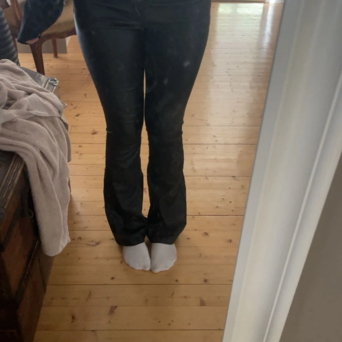 Svarta bootcut skinnbyxor  - 1