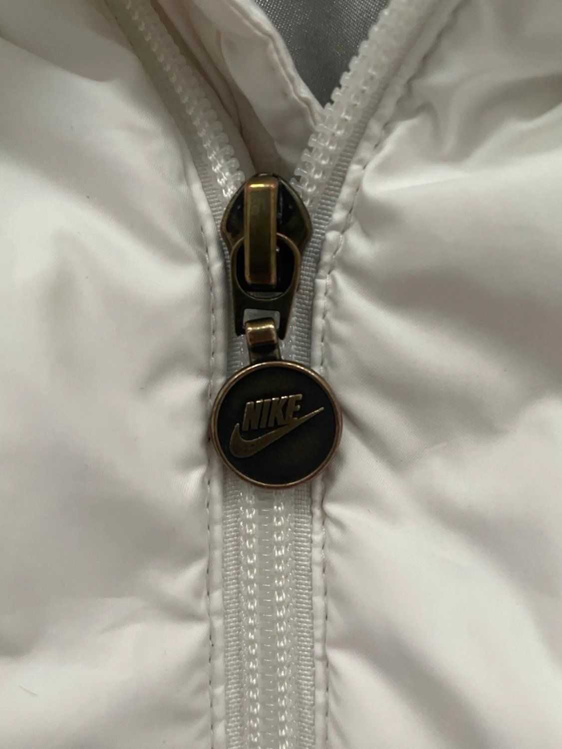 Vit pufferjacka från Nike  - 3