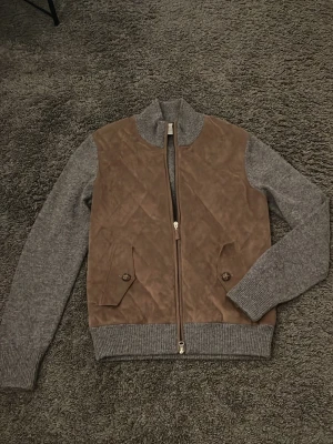 Gran Sasso Cardigan jacka  - Riktigt fet och unik cardigan jacka från märket Gran Sasso. Extremt bra kvalité och passform. Storlek 48 så cirka S 