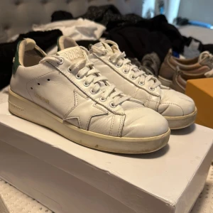Golden Goose purestar - Golden goose purestar säljer billigt för att jag inte har låda och för att de är i ganska andvänt skick 