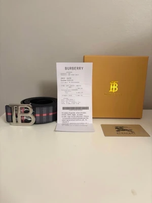 Burberry bälte  - Helt nya, fraktas inom kort tid