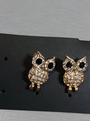 Stiftörhängen, ugglor - Fina örhängen i form av ugglor! Aldrig använda.