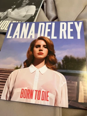Born to die vinyl - Helt oanvänd vinyl, nytt skick=) 