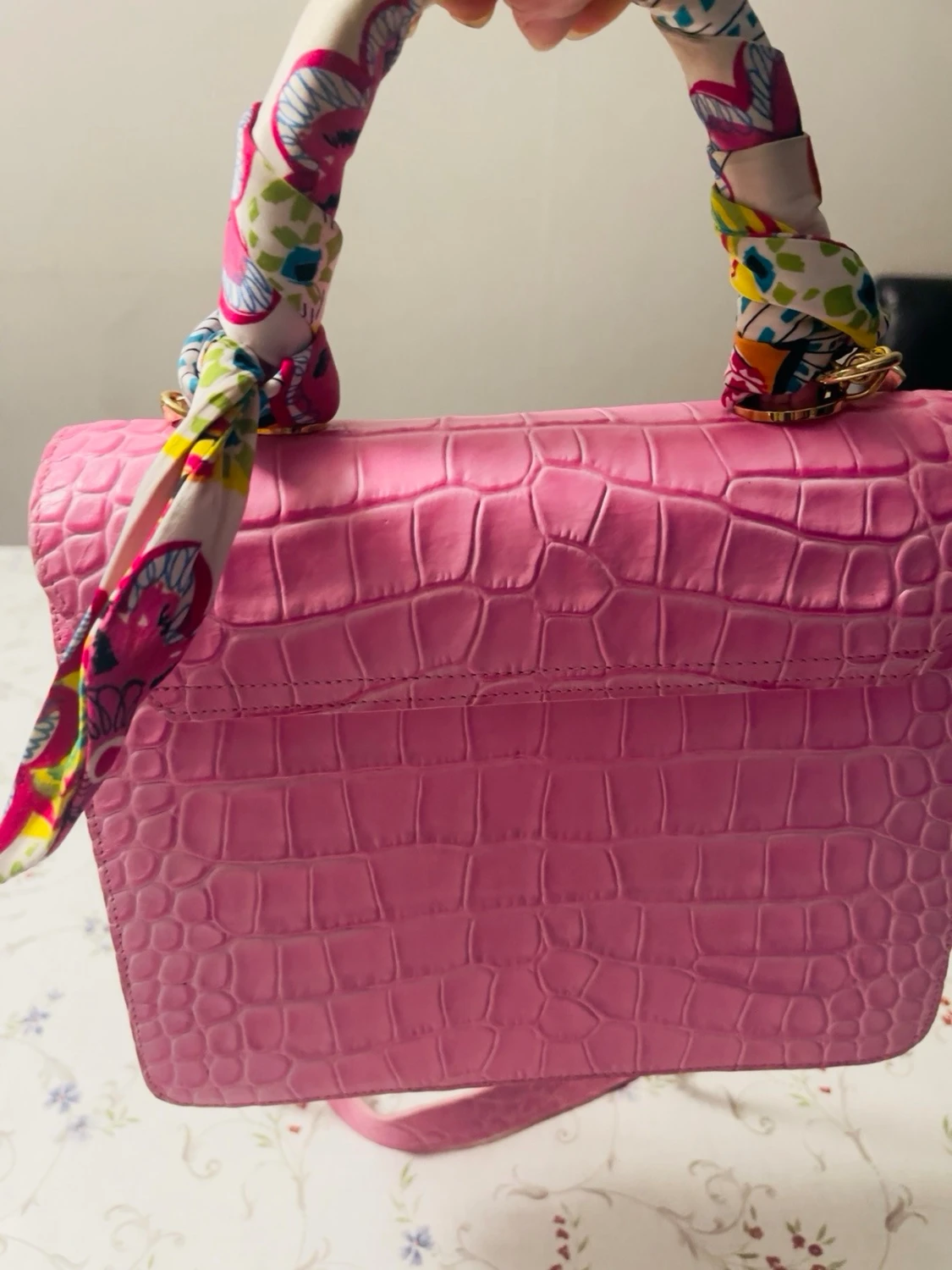 Rosa handväska med guldkedja Roberto Fabiani - 1