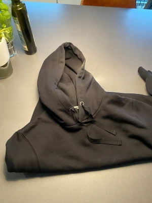 Björn Borg hoodie  - Säljer nu denna riktigt snygga björk borg hoodien i st S bara höra av dig vid frågor eller funderingar och pris kan absolut diskuteras