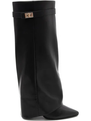 Lululia stövletter - Säljer ett par svarta stövlar från Lululia använda 1 gång. Säljer för att jag har ett par andra, köpta för 600kr 