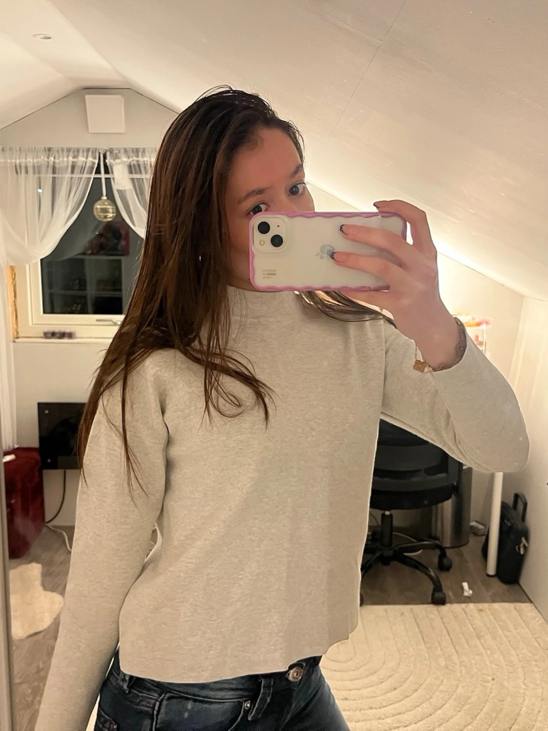 Ljusgrå basic långärmad tröja - 1