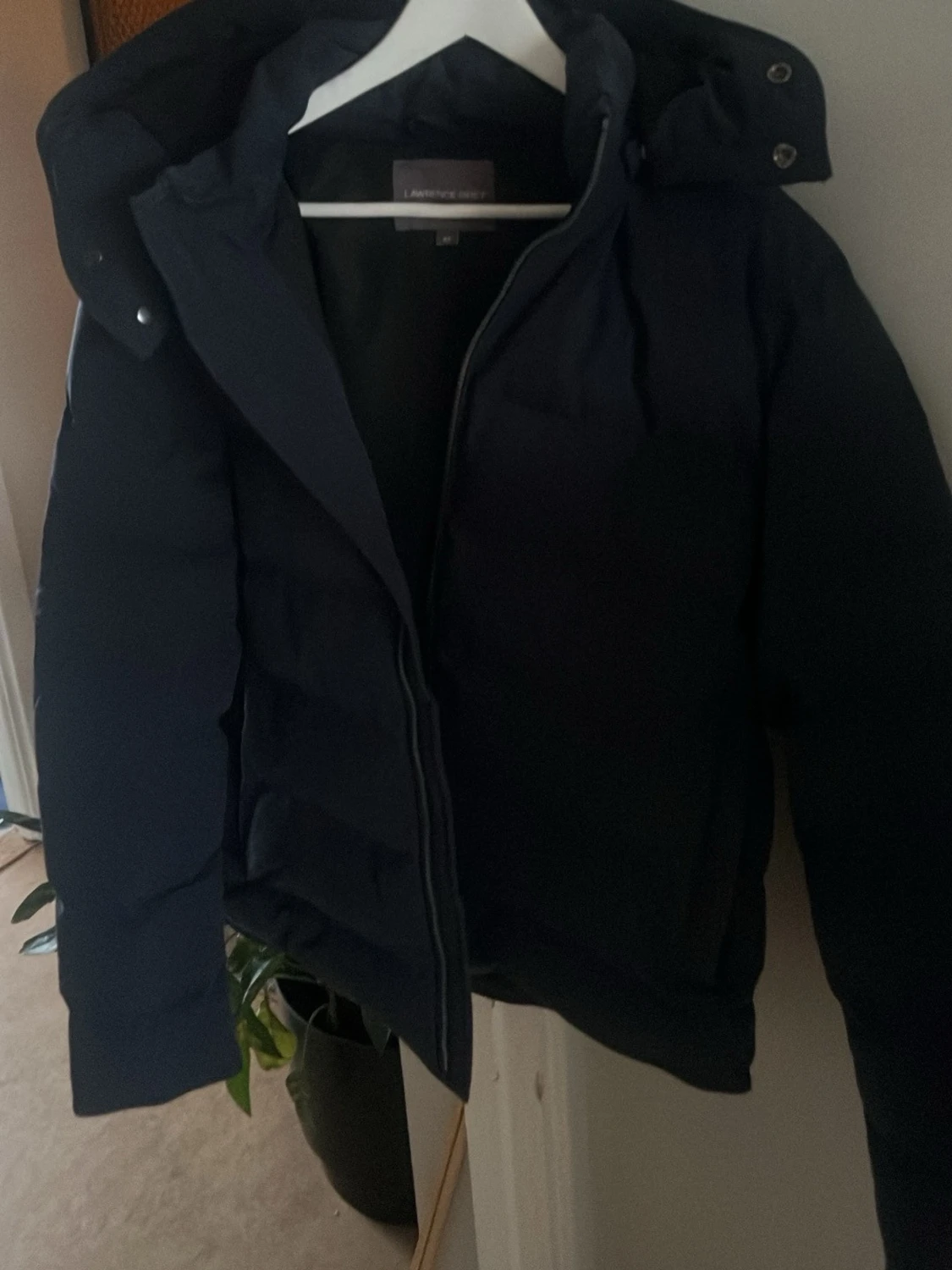 Mörkblå pufferjacka från Lawrence Grey/ peak performance ljus blås storlek L passar både m och s liten i storleken 