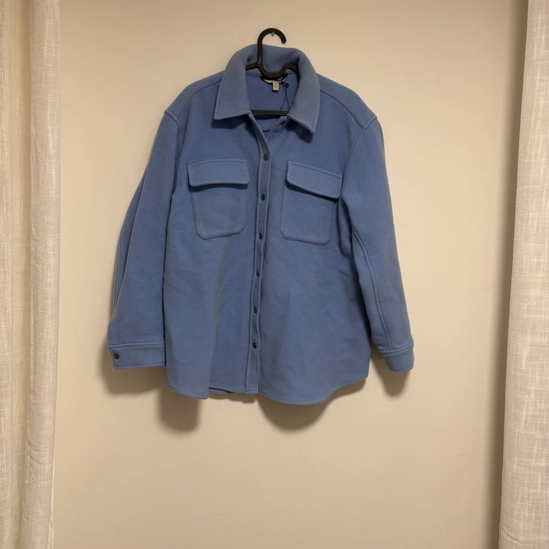 Blå ull overshirt från & Other Stories