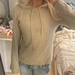 Stickad hoodie vila - Jätte söt stickad hoodie från vila💞🥳