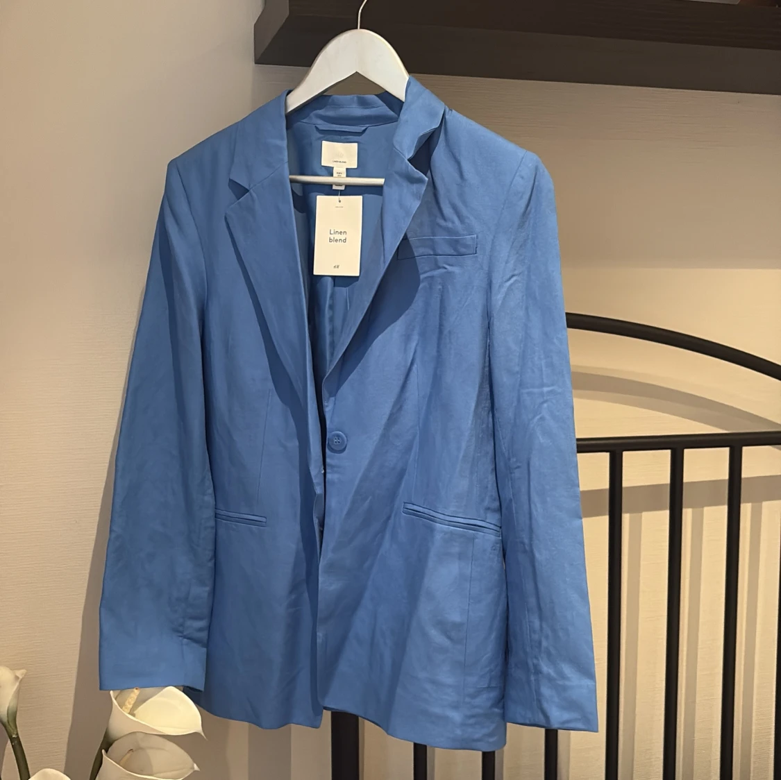 Blå kavaj från H&M i linneblandning