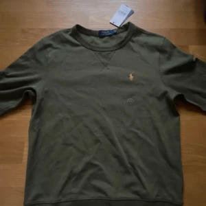 Ralph lauren - Säljer nu min Ralph lauren tröja på grund av att den inte passade. 