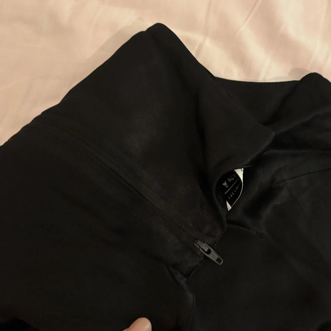 Svart ärmlös topp från & Other Stories - 2