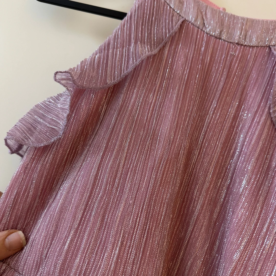 Glittrig rosa klänning från Lindex - 1