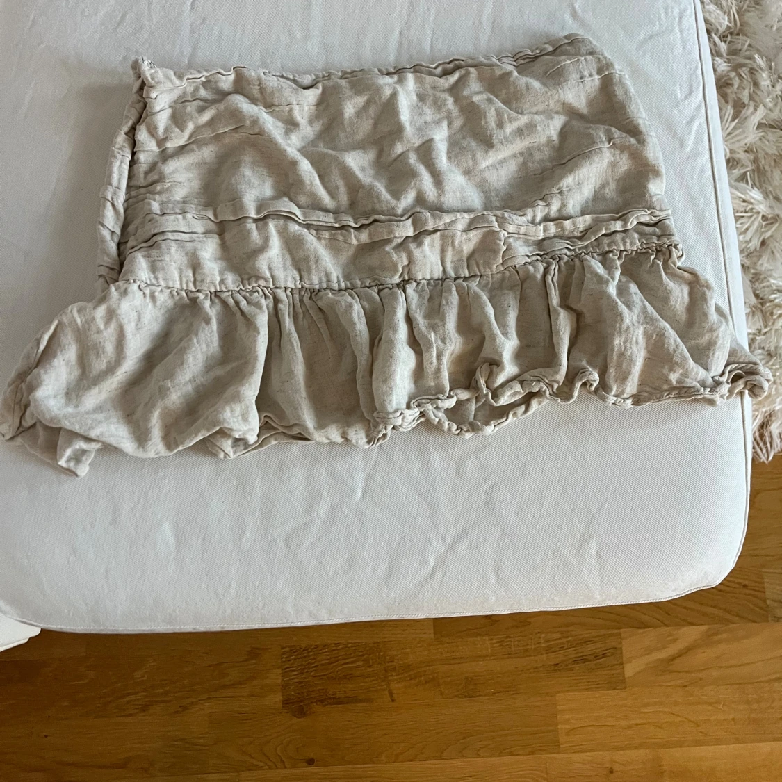 Söt volangkjol i linne  - 2