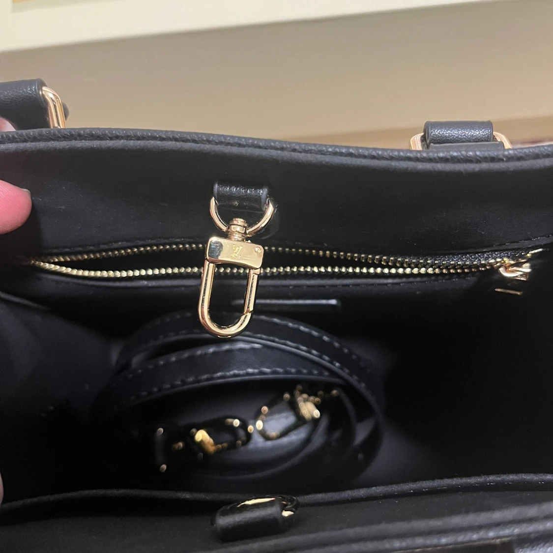 Lv OnTheGo väska- med kvitto  - 3