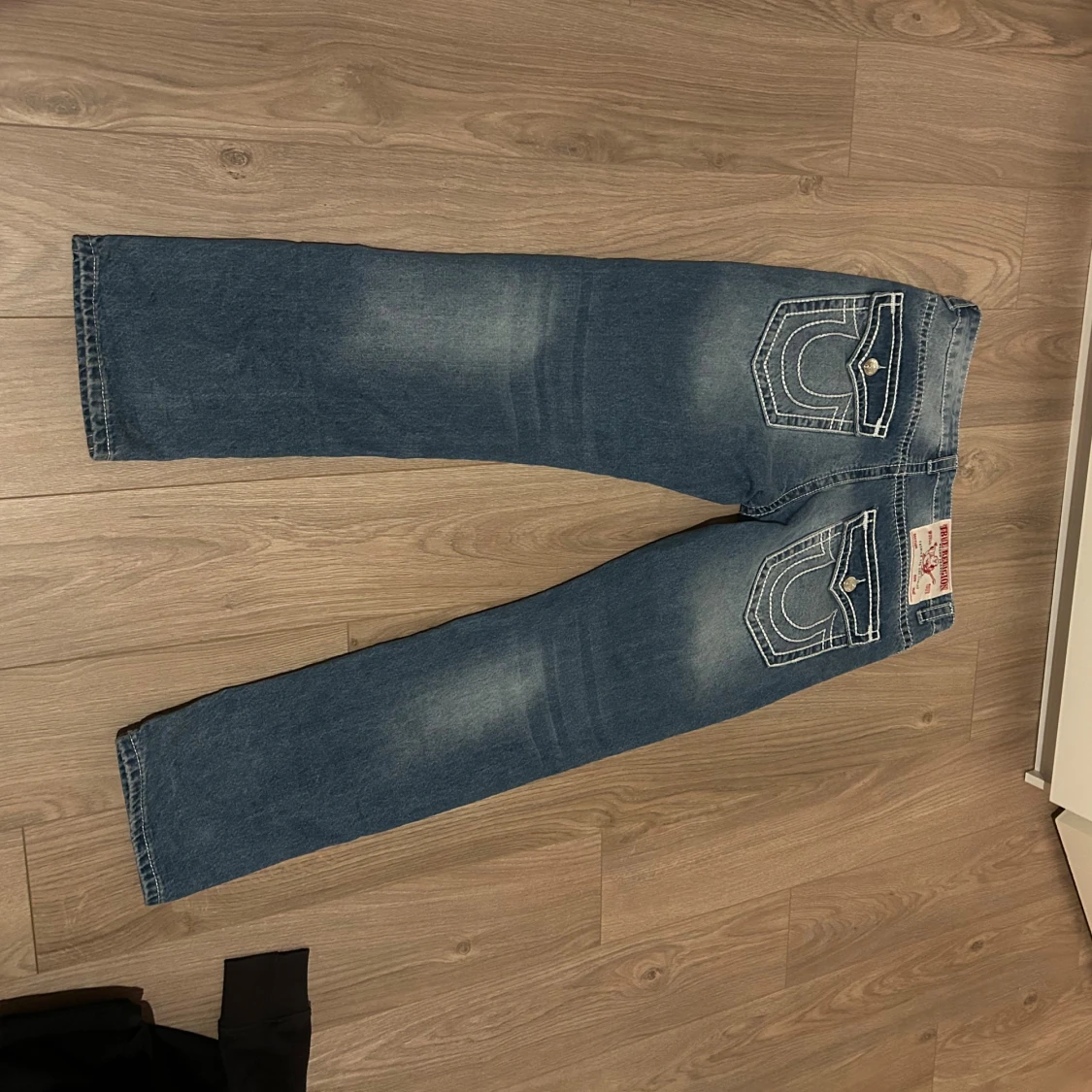 True Religion blå jeans med kontrastsömmar - 1