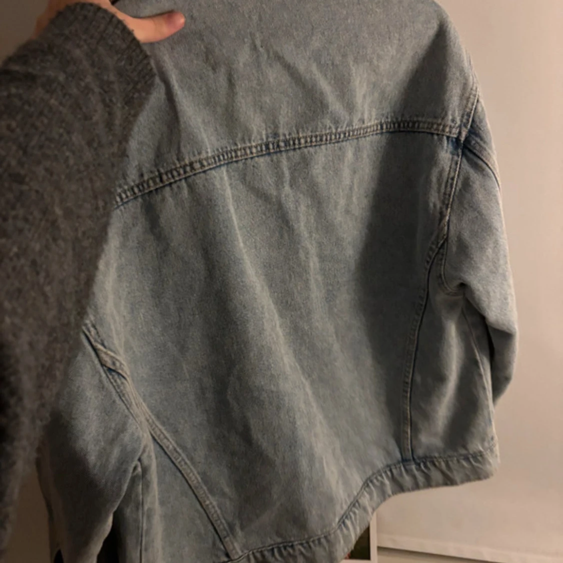 Oversized ljusblå jeansjacka - 3