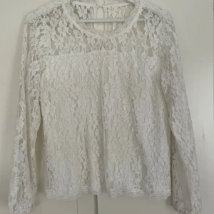 Spetsblus - Fin blus från Cream🌺🌺 ordn. Pris 700kr
