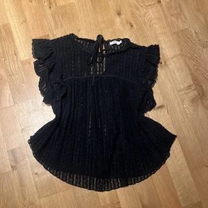 Nelly blus - Genomskinlig blus från Nelly, köpt längesen