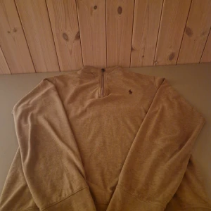 Ralph lauren quarter zip - En beige helt ny ralph lauren quarter zip