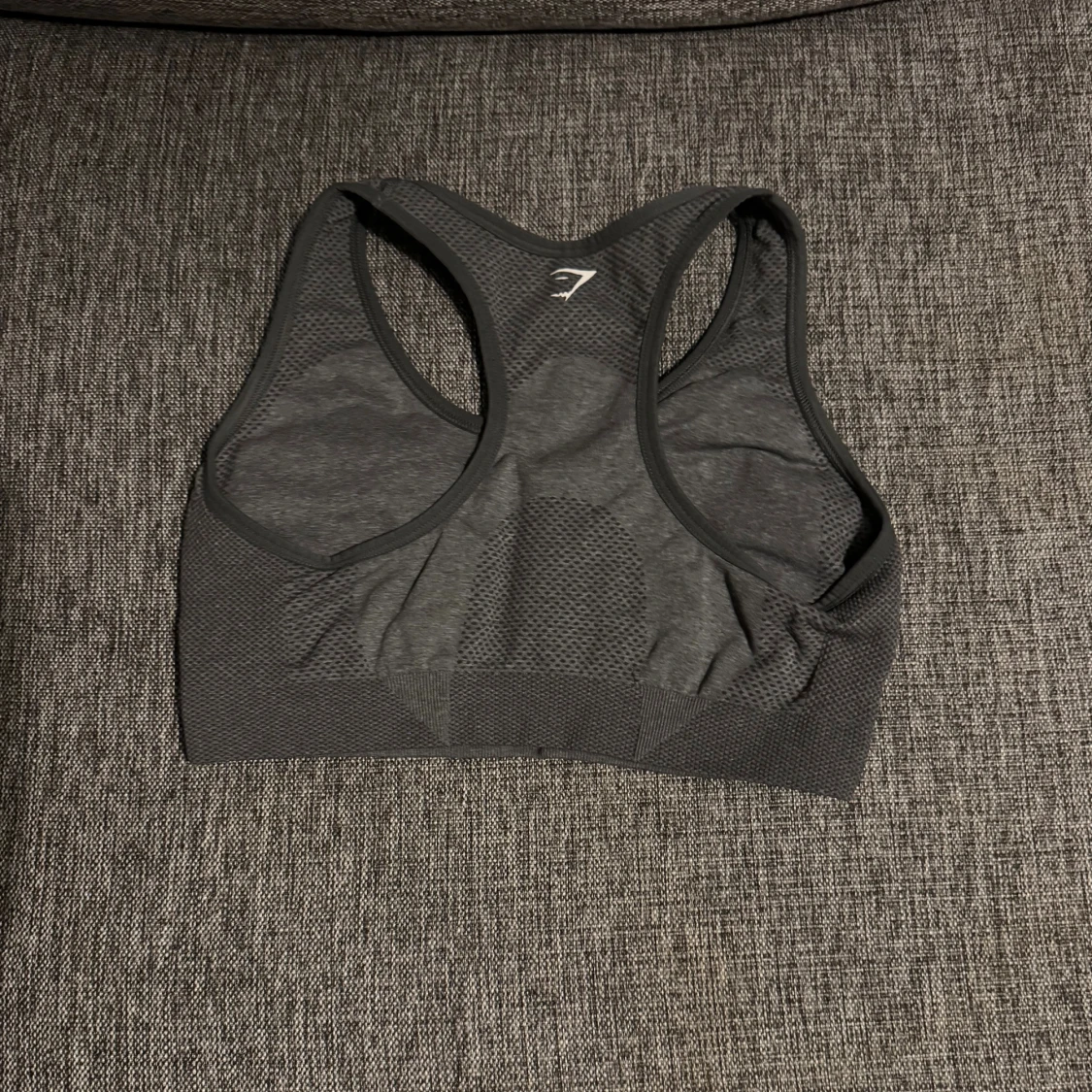 Mörkgrå sporttopp från Gymshark - 2