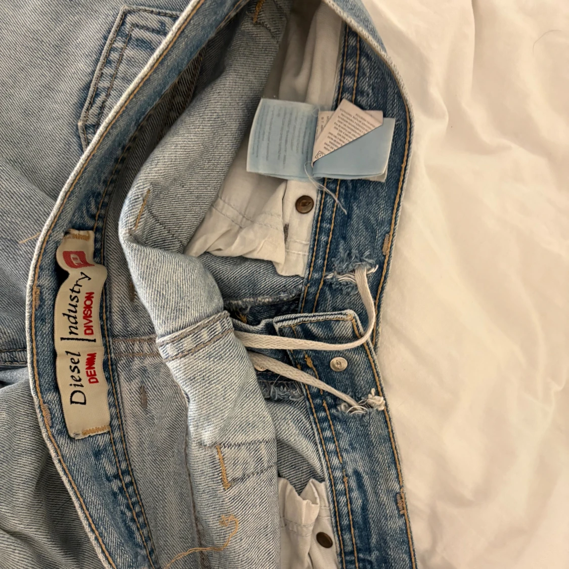 Ljusblå bootcut jeans från Diesel - 2