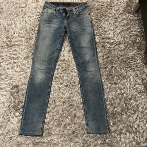 Nudie jeans - Inte använt många gånger därför jag säljer dem.