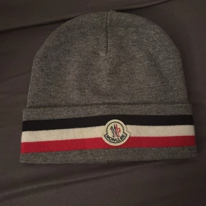 Mössa - Dm vid intresse sprillans ny