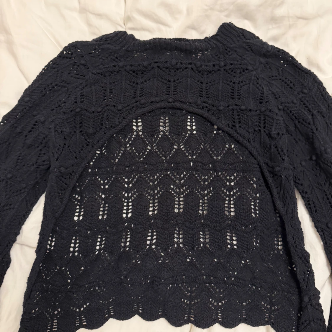 Svart stickad bolerotopp med snörning - 1