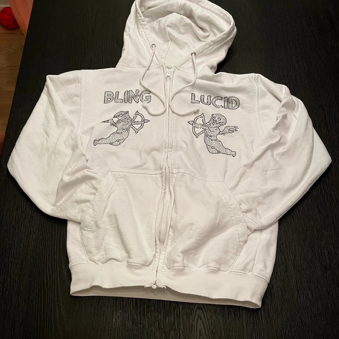 Vit hoodie Bling Lucid med änglar