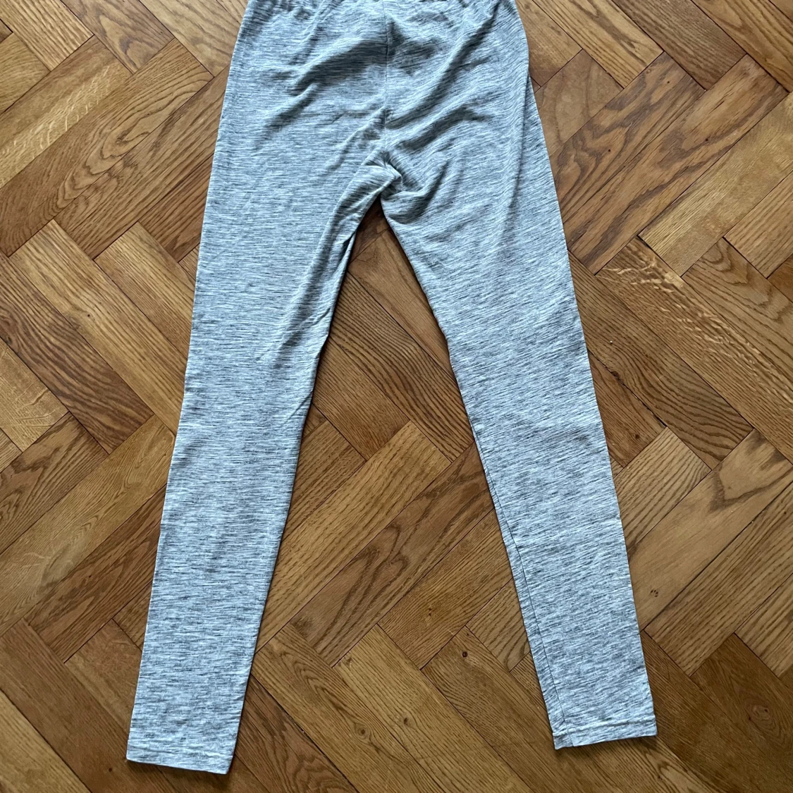 Grå leggings från Lindex, strl 146/152 - 1