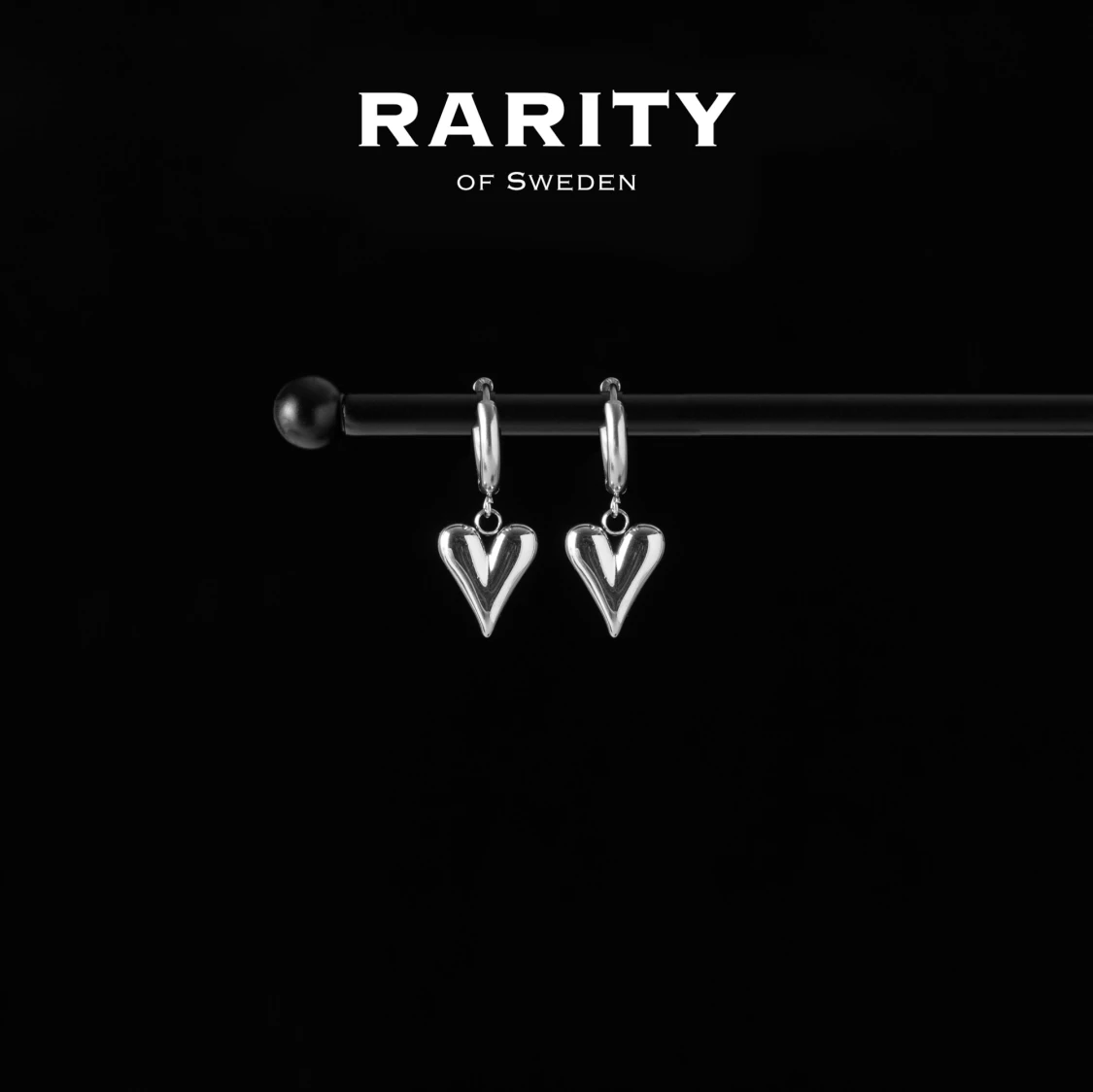 Heart Earring - Silver: Silverörhängen med hjärtan 