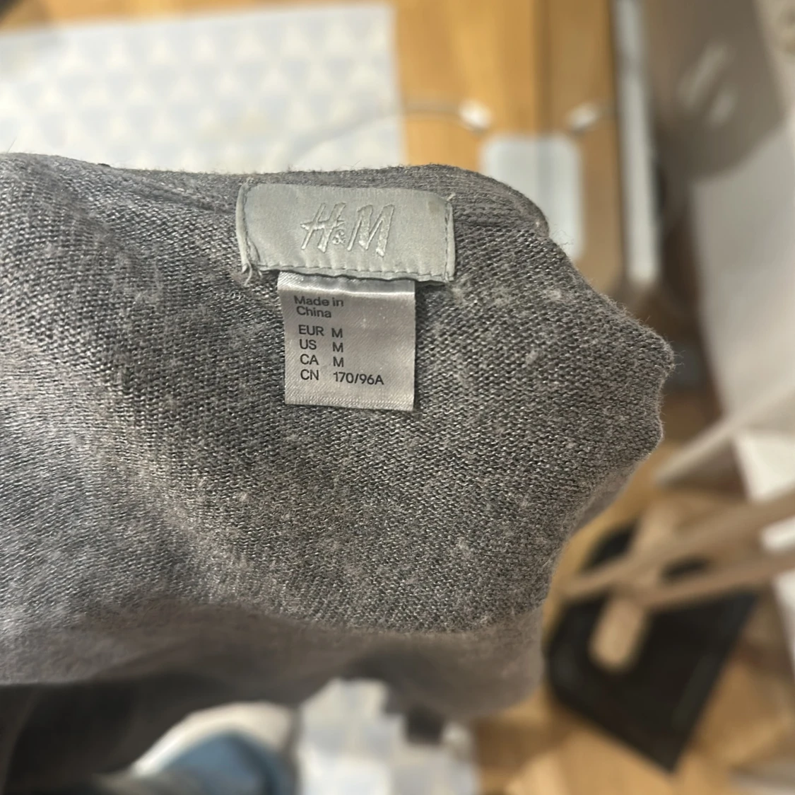 Grå kofta med pärldetaljer från H&M - 3